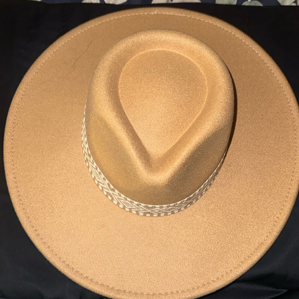 Large Boho Hat. New with tags. Pecan